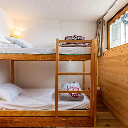 Aime 2000 Apartment